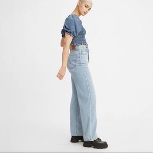 Women’s Levi’s high loose denim jeans size 28